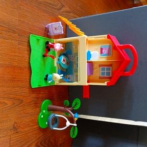 Foldable Peppa Pig House